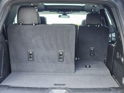 Used 2021 GMC Yukon SLT w/ SLT Luxury Plus Package image 32