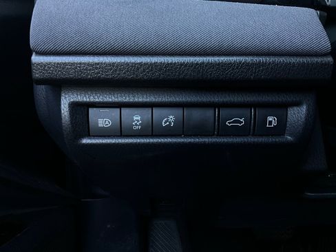 Used 2025 Toyota Camry LE image 21