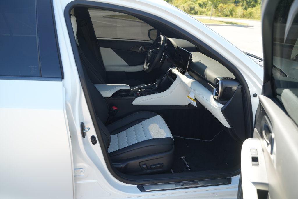 Used 2026 Lexus IS 350 F Sport w/ Special Appearance Package RWD image 22