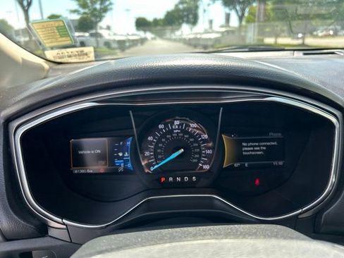 Used 2017 Ford Fusion SE w/ Fusion SE Technology Package FWD image 18