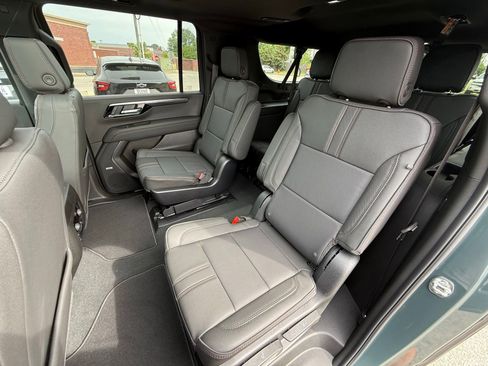 New 2026 Chevrolet Suburban RST AWD/4WD image 24