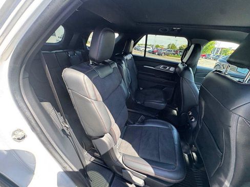 Certified 2025 Ford Explorer ST AWD/4WD image 16