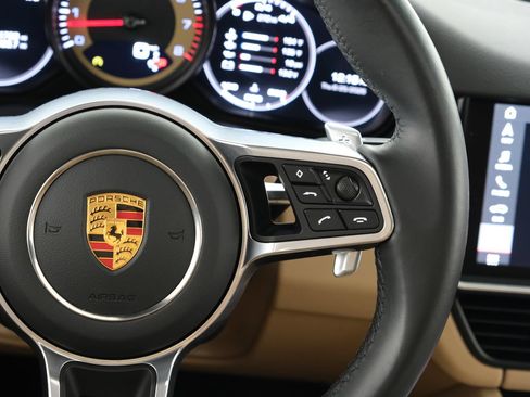 Used 2021 Porsche Cayenne AWD/4WD image 13