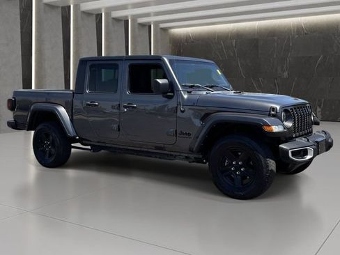 Used 2021 Jeep Gladiator Sport AWD/4WD image 8