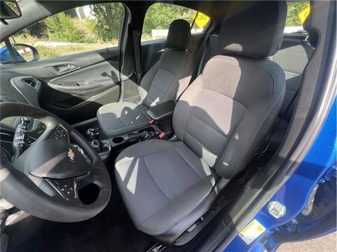 Used 2018 Chevrolet Cruze LT w/ Convenience Package FWD image 15