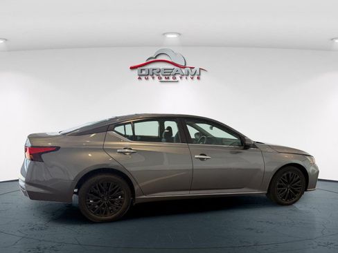 Used 2023 Nissan Altima 2.5 SV w/ SV Premium Package AWD/4WD image 24