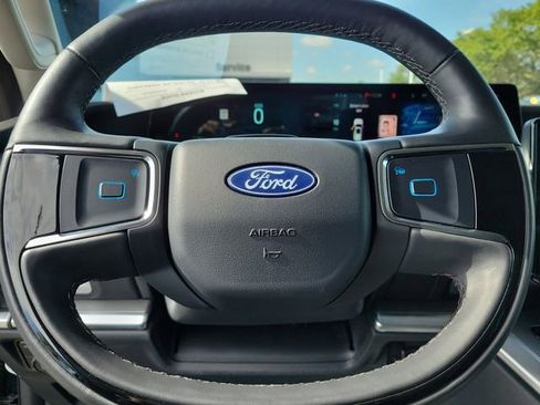 Used 2025 Ford Expedition Platinum AWD/4WD image 20