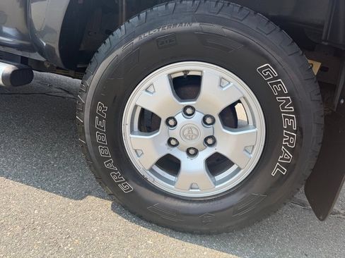 Used 2015 Toyota Tacoma 4x4 Double Cab w/ TRD Off-Road Package image 32