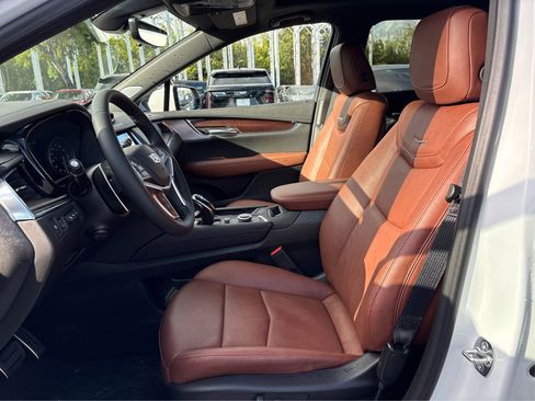 New 2026 Cadillac XT5 Sportv image 9