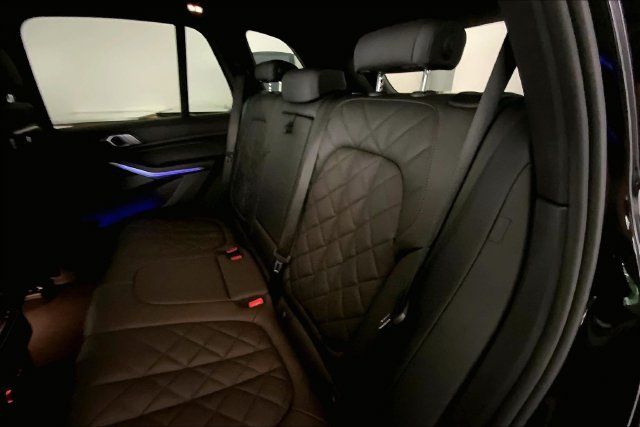 Used 2024 BMW X5 sDrive40i w/ M Sport Package RWD image 12