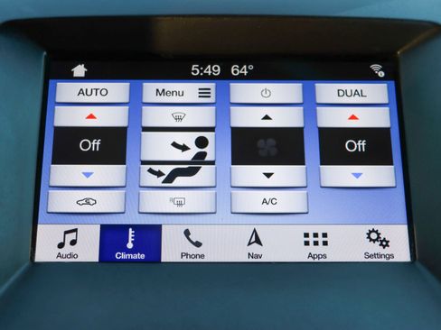 Used 2019 Ford Edge Titanium image 34