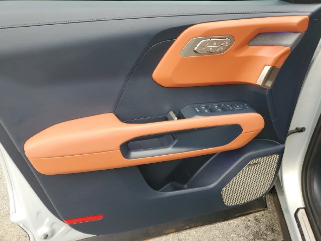 Used 2027 Kia Telluride SX w/ Towing Package FWD image 26