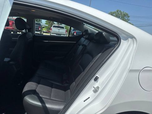 Used 2020 Hyundai Elantra Limited w/ Ultimate Package 03 FWD image 14