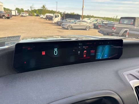 Used 2025 Ford Expedition Active AWD/4WD image 7