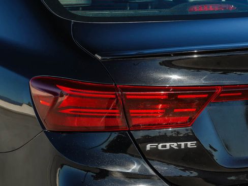 Used 2022 Kia Forte GT-Line image 8