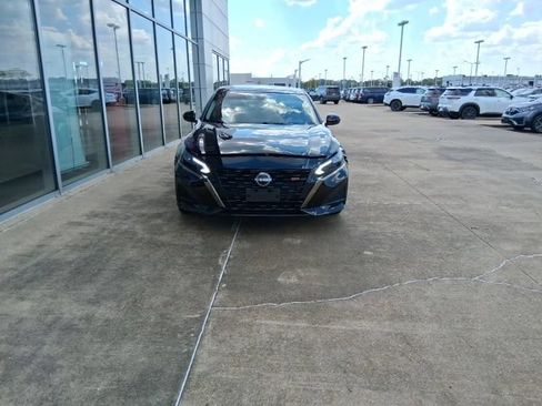 Used 2025 Nissan Altima 2.5 SR FWD image 3