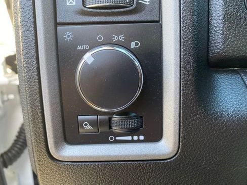 Used 2022 RAM 1500 Tradesman w/ Chrome Appearance Group RWD image 16