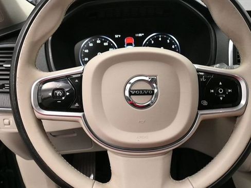 Used 2020 Volvo XC90 T6 Momentum w/ Protection Package Premier image 19