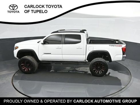Used 2018 Toyota Tacoma TRD Off-Road AWD/4WD image 54