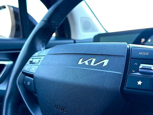 Used 2026 Kia Sportage LX FWD image 30