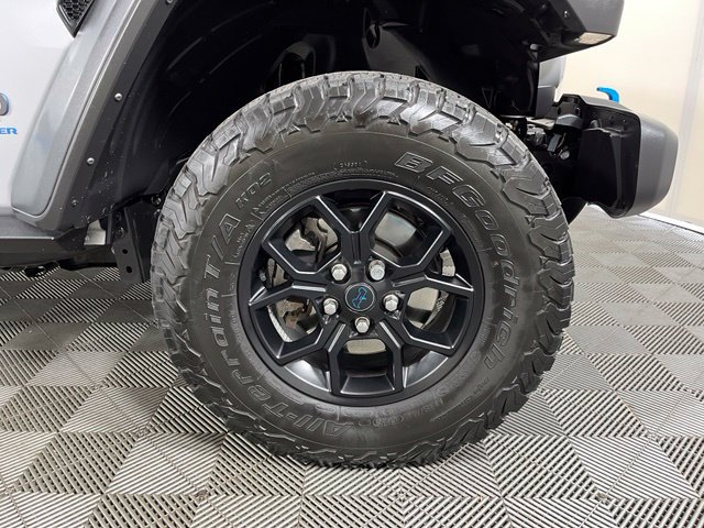 Used 2024 Jeep Wrangler Unlimited AWD/4WD image 9