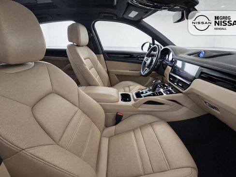 Used 2020 Porsche Cayenne AWD/4WD image 11