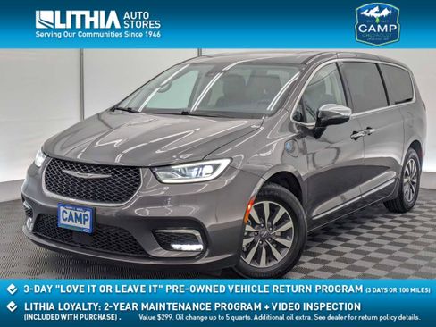 Used 2023 Chrysler Pacifica Limited FWD image 1