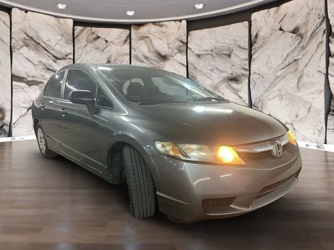 Used 2010 Honda Civic DX-VP image 7