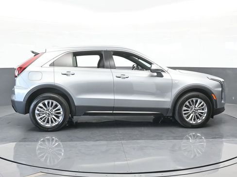 Used 2024 Cadillac XT4 Premium Luxury image 7