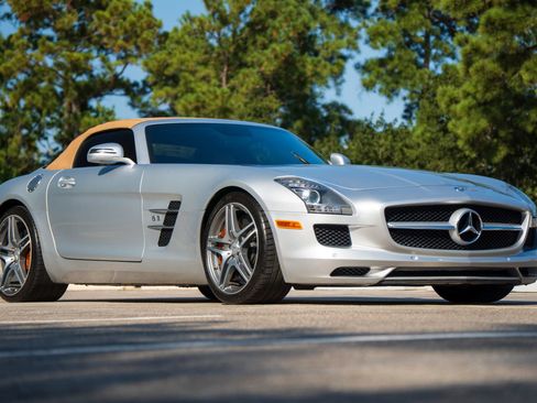 Used 2012 Mercedes-Benz SLS AMG Roadster image 18