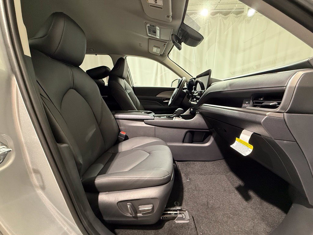 New 2026 Toyota Grand Highlander XLE FWD image 22