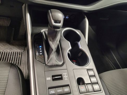 Used 2023 Toyota Highlander LE image 8