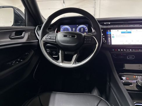 New 2026 Jeep Grand Cherokee Limited w/ Limited Altitude Package AWD/4WD image 11