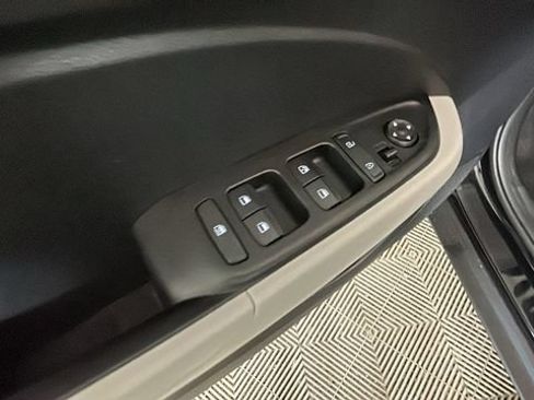 Used 2026 Hyundai Venue SEL FWD image 10