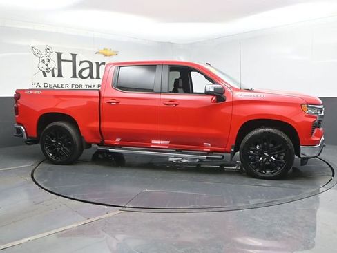 Used 2025 Chevrolet Silverado 1500 LT w/ Leather Package AWD/4WD image 1