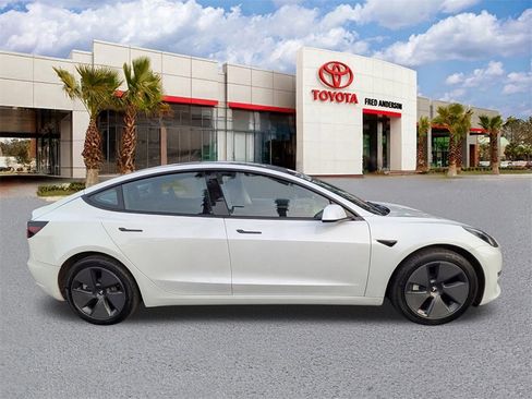 Used 2023 Tesla Model 3 Standard Range image 3
