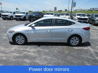 Used 2017 Hyundai Elantra SE FWD video 2