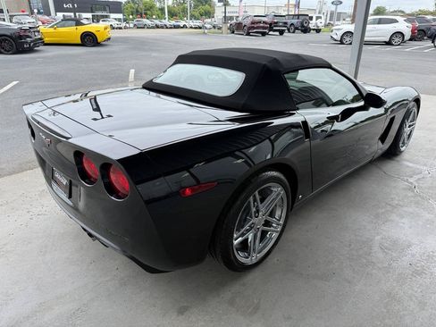Used 2006 Chevrolet Corvette Convertible w/ 3LT w/ Preferred Equipment Group RWD image 7