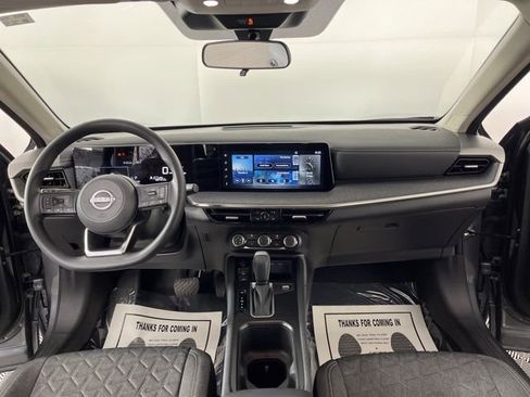 Certified 2025 Nissan Kicks SV FWD image 36