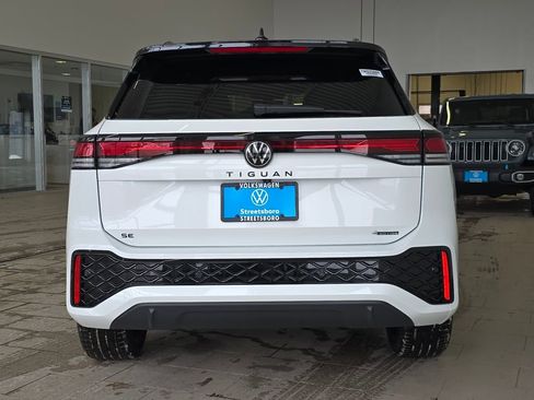 New 2026 Volkswagen Tiguan SE R-Line AWD/4WD image 10