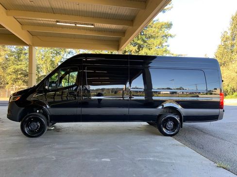 Used 2023 Mercedes-Benz Sprinter 2500 image 6
