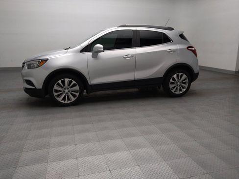 Used 2018 Buick Encore Preferred FWD image 2