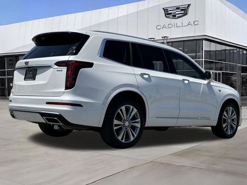 Certified 2024 Cadillac XT6 Premium Luxury w/ Technology Package FWD image 7