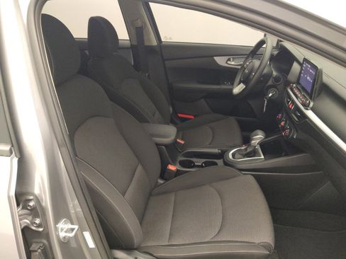 Used 2024 Kia Forte LXS w/ LXS Technology Package FWD image 21