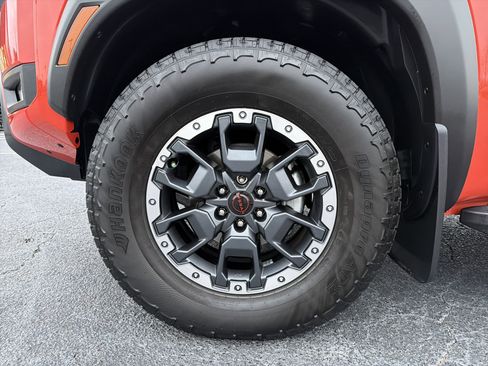 Used 2025 Nissan Frontier PRO-4X w/ Pro Premium Package image 11