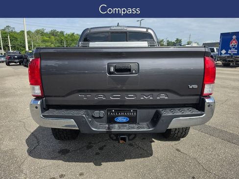 Used 2017 Toyota Tacoma SR5 w/ Tow Package RWD image 10