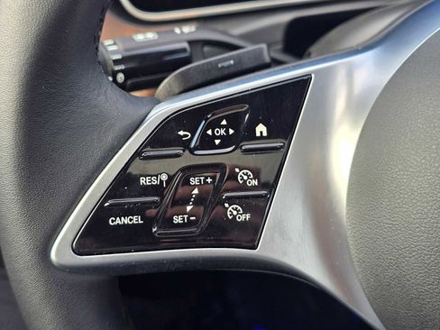 Used 2025 Mercedes-Benz C 300 Sedan image 33