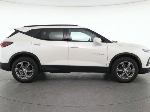 Used 2025 Chevrolet Blazer LT image 11