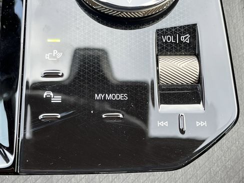 Used 2025 BMW X3 xDrive30i w/ Premium Package image 7