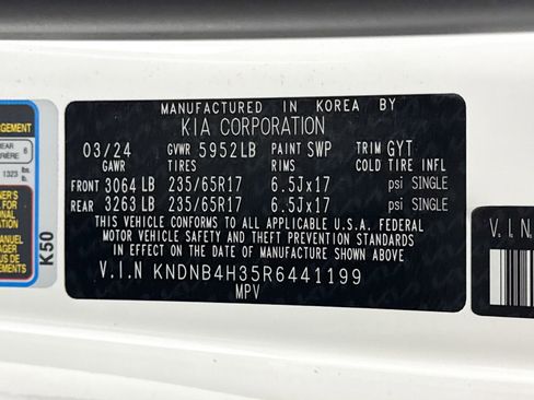 Used 2024 Kia Carnival LX FWD image 37